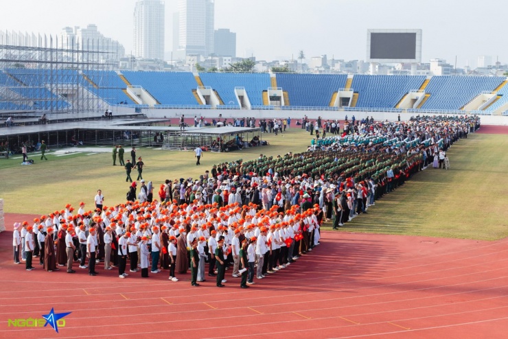 Thu Quỳnh cùng dàn nghệ sĩ tập diễu hành - 1