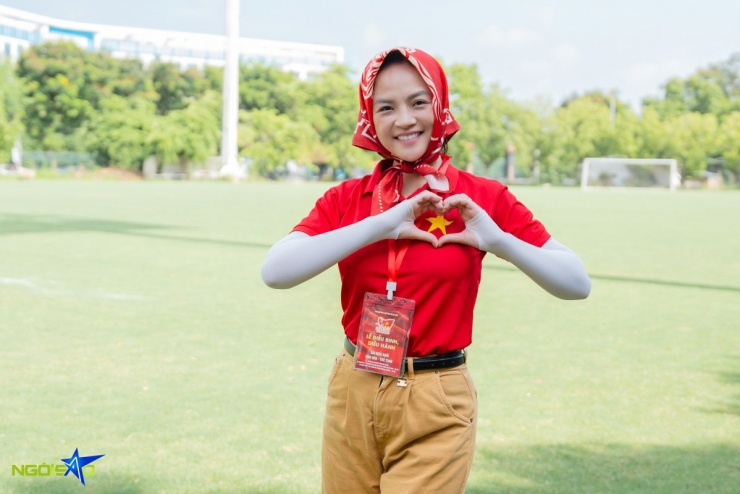 Thu Quỳnh cùng dàn nghệ sĩ tập diễu hành - 11