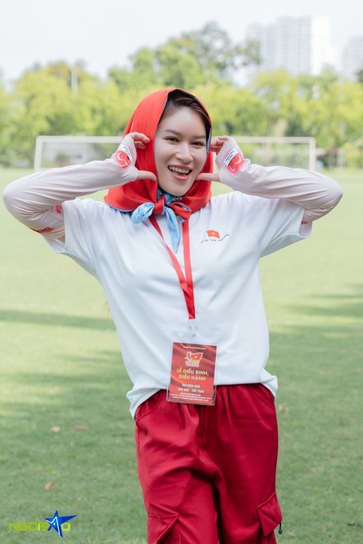 Thu Quỳnh cùng dàn nghệ sĩ tập diễu hành - 12