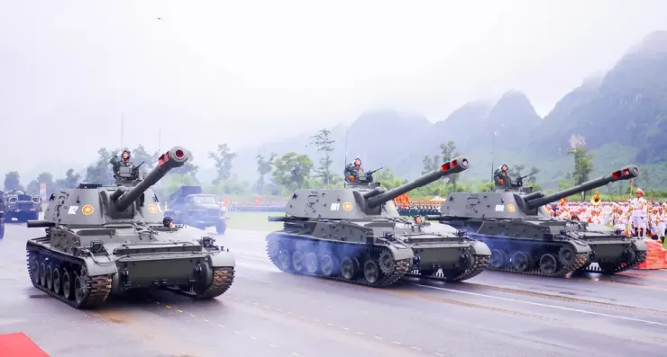 Xe tăng tham gia buổi Tổng hợp luyện diễu binh, diễu hành vào ngày 16-8, tại Trung tâm Huấn luyện Quân sự quốc gia 4. Ảnh: Phi Hùng