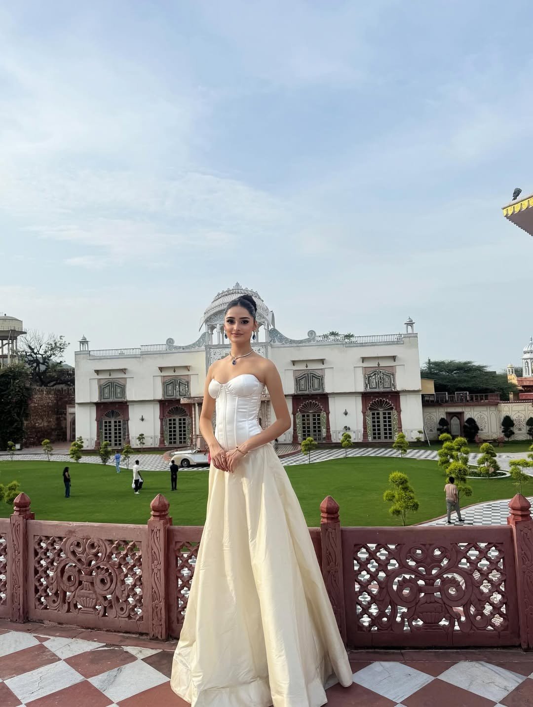Nhan sắc tân Hoa hậu Hoàn vũ Ấn Độ - 15