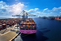 Kinh doanh - Ái nữ sinh năm 2002 làm Phó Tổng giám đốc doanh nghiệp cảng biển có tài sản gần 8.500 tỷ đồng