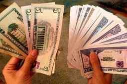 Đồng USD vượt mốc 400 peso Cuba: Nền kinh tế đảo quốc lún sâu khủng hoảng