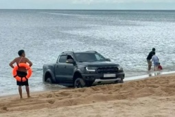 Người lái ô tô bóp còi inh ỏi trên bãi biển Tuy Hòa bị phạt 6 tháng tù