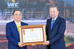 Tỷ phú Phạm Nhật Vượng bỏ túi hơn 12.700 tỷ đồng chỉ trong một ngày