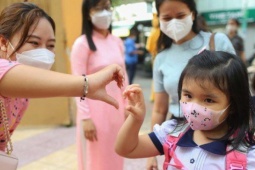 TP HCM: Hôm nay, học sinh lớp 1, 9, 12 tựu trường