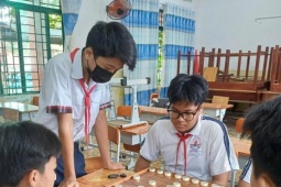 Lý do TP.HCM dự kiến cấm học sinh sử dụng điện thoại trong trường