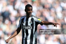 Bóng đá - Isak tố Newcastle "lật lọng", CLB lập tức đáp trả