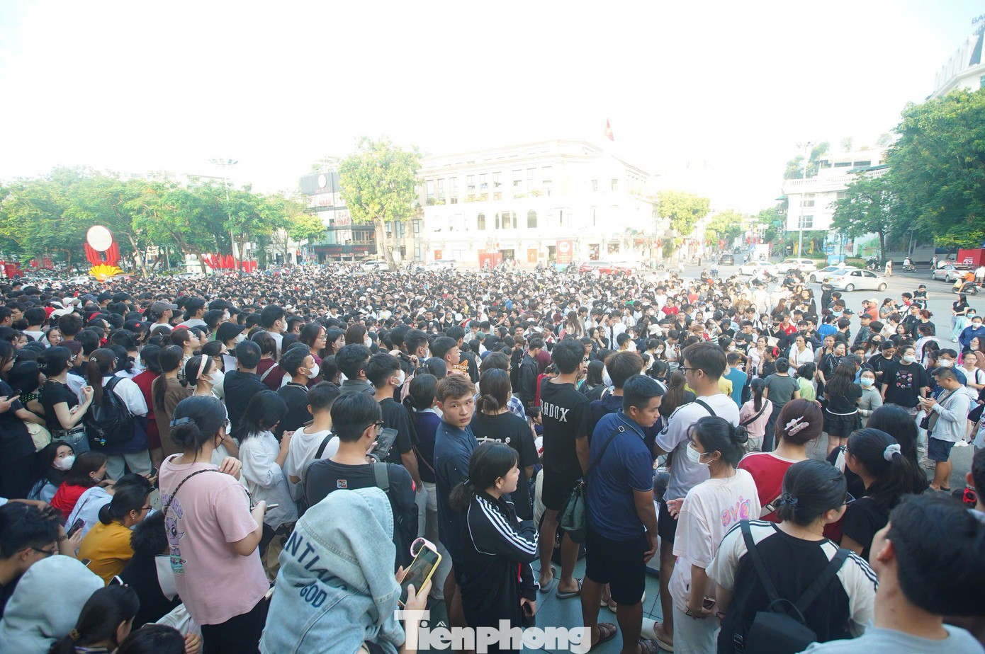 Cảnh tượng chưa từng có ở Nhà hát Lớn Hà Nội lúc 3h sáng - 6