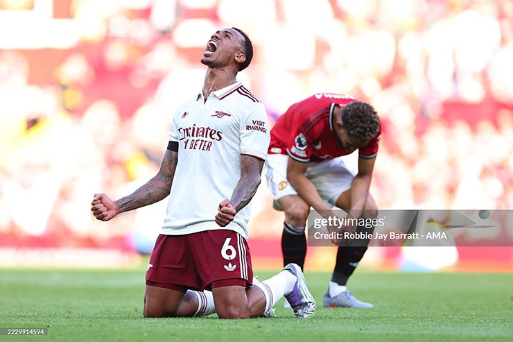 MU khởi đầu mùa giải bằng trận thua trước "Pháo thủ"