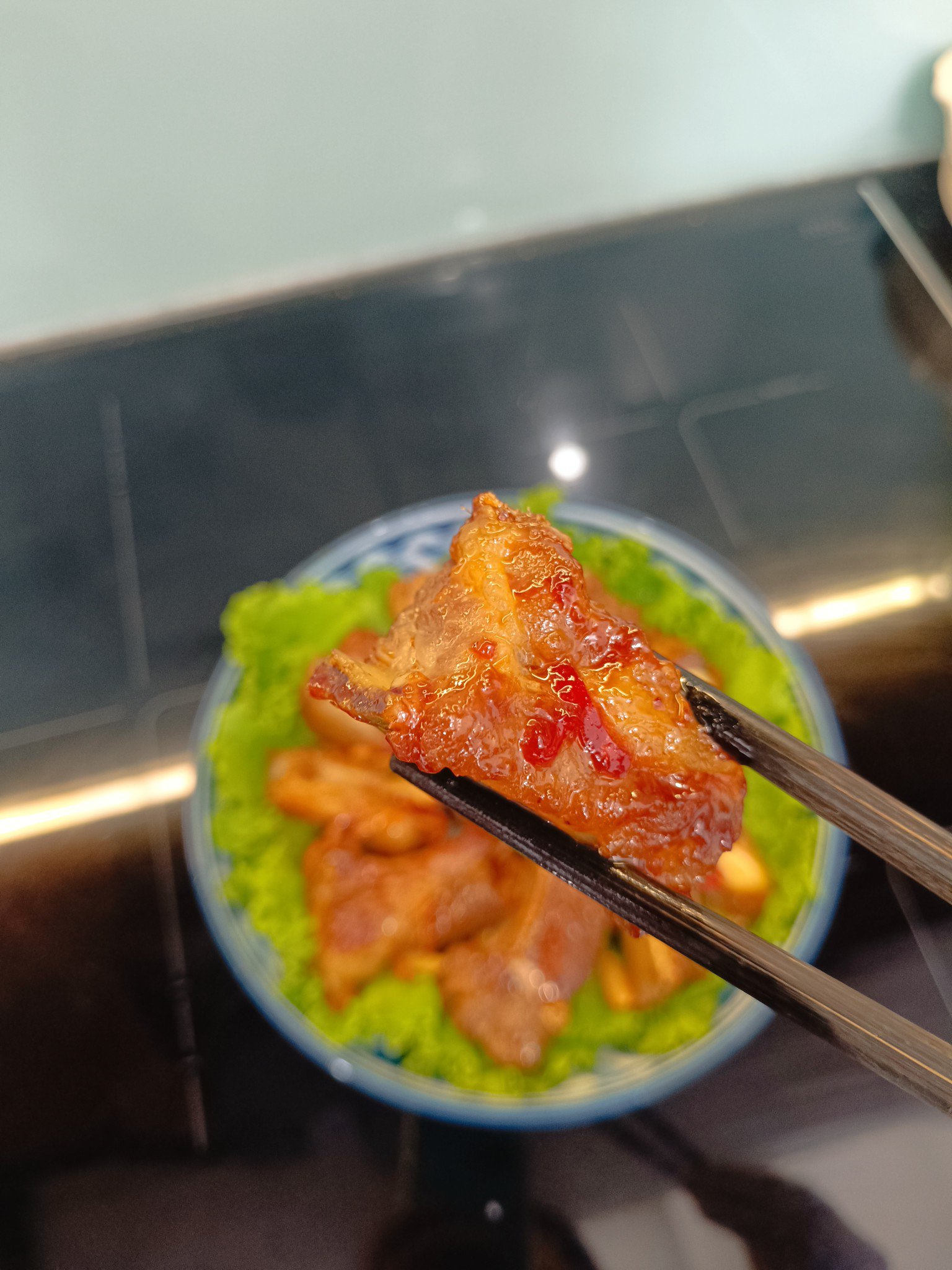 Ăn cùng cơm nóng hết cả đĩa lớn.