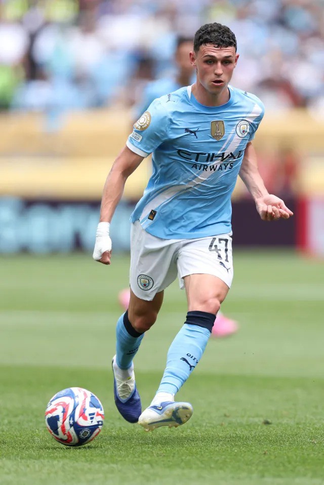 Phil Foden đậu xe G63 gây tranh cãi, có bằng lái được 3 năm - 3