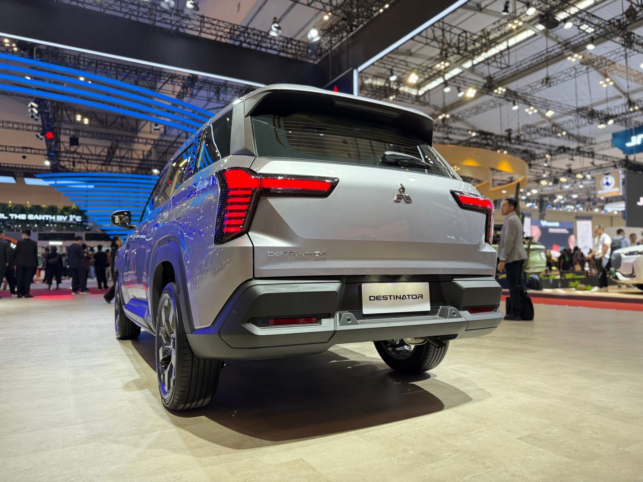 Cận cảnh Mitsubishi Destinator thay thế Outlander có gì đặc biệt? - 2