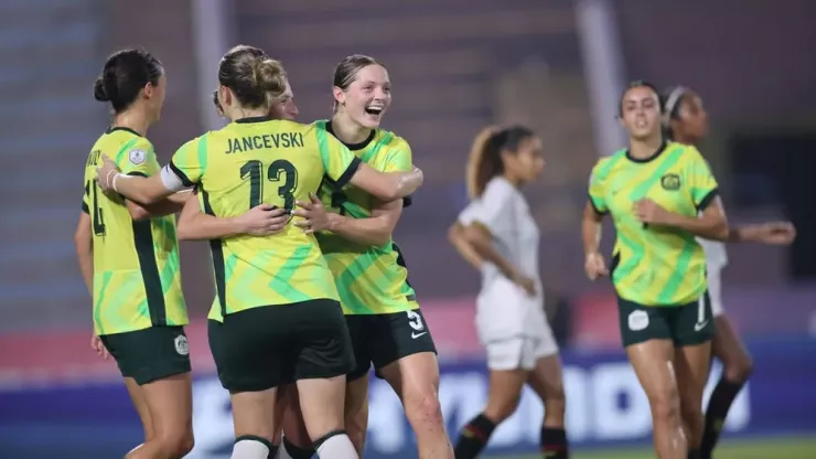 Các cô gái Úc đã biến Philippines thành cựu vô địch Đông Nam Á rồi đi một mạch lên ngôi cao nhất. Ảnh: CCT.