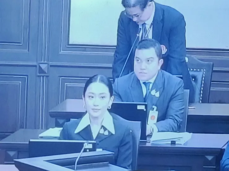 Thủ tướng Thái Lan bị đình chỉ Paetongtarn Shinawatra bên trong phiên điều trần tại Tòa án Hiến pháp Thái Lan. Ảnh: KHAOSOD