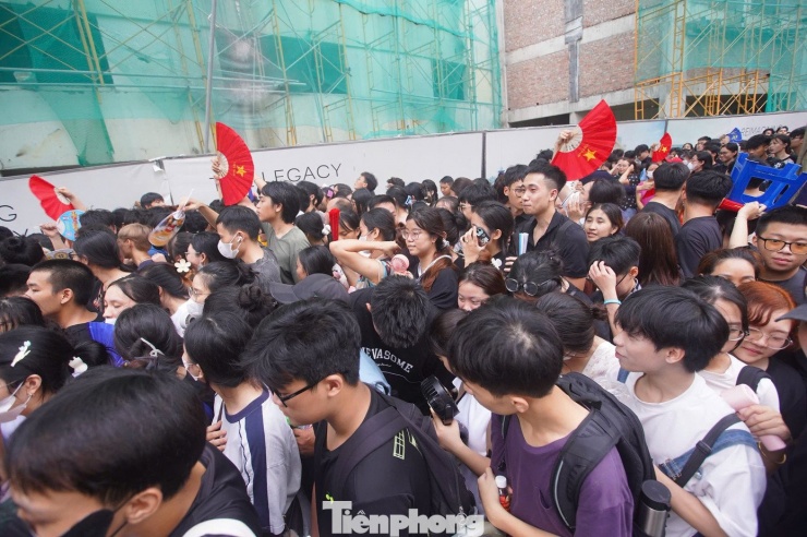 Quyết định phát hết vé trong ngày 21/8 giảm thiểu tình trạng tập trung đông người trong nhiều ngày liên tiếp để đảm bảo an ninh, an toàn giao thông.