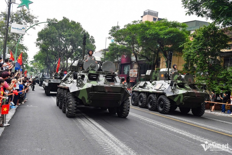 Xe chỉ huy thông tin BTR-60PU. Ảnh: Hoàng Hà