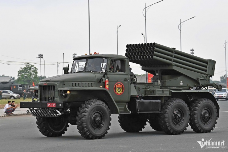 Pháo phản lực BM-21. Ảnh: Phùng Huy Anh