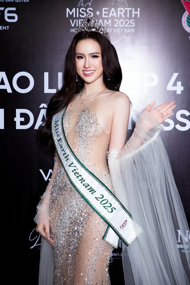 Nhan sắc ngoài đời thường của Trịnh Mỹ Anh.