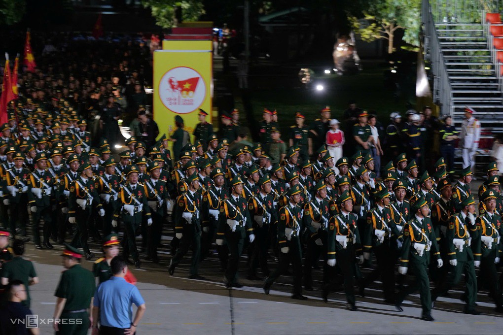 Bộ đội, xe pháo đổ về Ba Đình chuẩn bị hợp luyện - 6