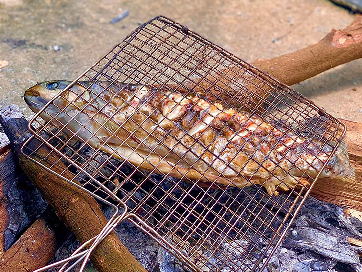 Đến nay, cá bỗng đã trở thành món chính trong thực đơn của nhiều nhà hàng, quán ăn đặc sản Tây Bắc. Đến nay, cá bỗng đã trở thành món chính trong thực đơn của nhiều nhà hàng, quán ăn đặc sản Tây Bắc.