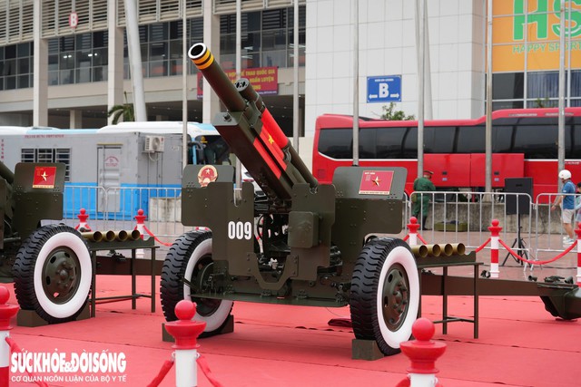 Theo dự kiến, 15 khẩu pháo lễ 105 mm sẽ đồng loạt khai hỏa tại Mỹ Đình vào tối nay trong buổi tổng hợp luyện diễu binh, diễu hành cho Lễ kỷ niệm 80 năm Cách mạng Tháng Tám thành công và Quốc khánh 2/9. Nghi lễ bắn 21 phát pháo lễ được thực hiện trong các dịp kỷ niệm trọng đại của đất nước.