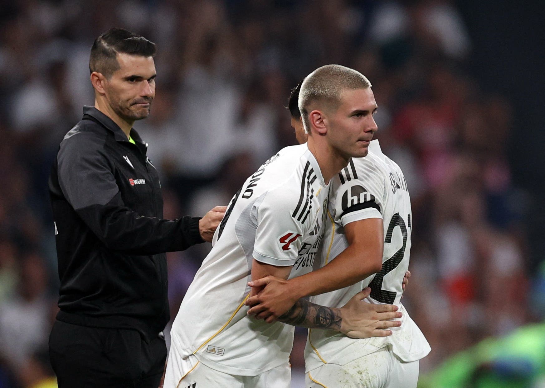 Franco Mastantuono là cầu thủ bị nghi không đủ điều kiện vào sân cho Real Madrid