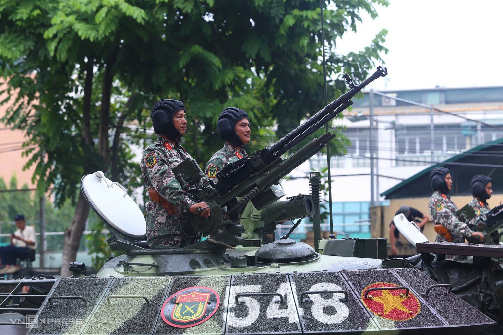 Bộ đội, xe pháo đổ về Ba Đình chuẩn bị hợp luyện - 84