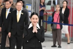 Bà Paetongtarn đến Tòa án Hiến pháp điều trần vụ rò rỉ điện đàm với ông Hun Sen