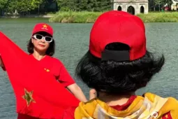 Bùng nổ trend áo phông yêu nước