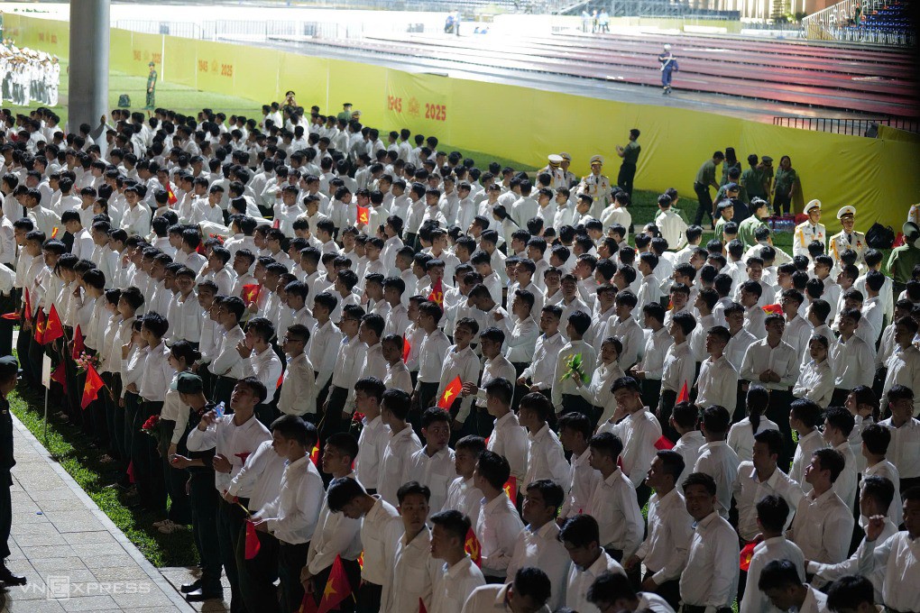 Bộ đội, xe pháo đổ về Ba Đình chuẩn bị hợp luyện - 8