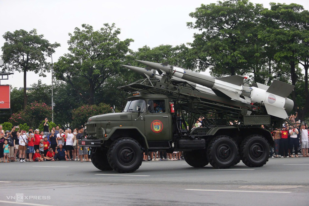 Tổ hợp tên lửa phòng không S-125-VT của khối xe pháo Quân chủng Phòng không Không quân. Ảnh: Phạm Chiểu