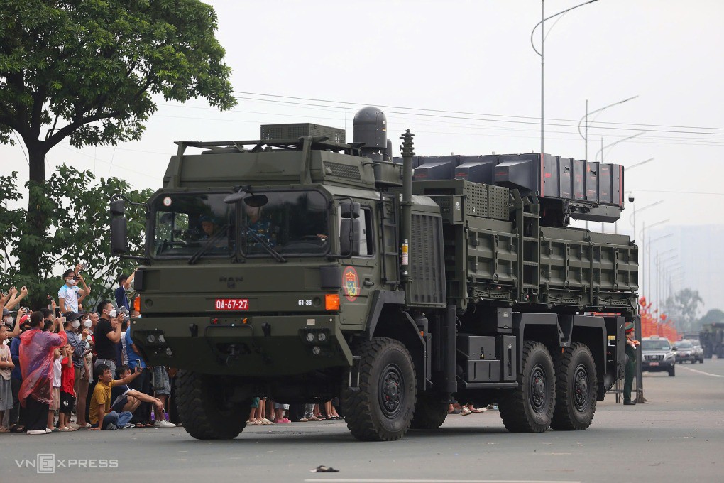 Bộ đội, xe pháo đổ về Ba Đình chuẩn bị hợp luyện - 63