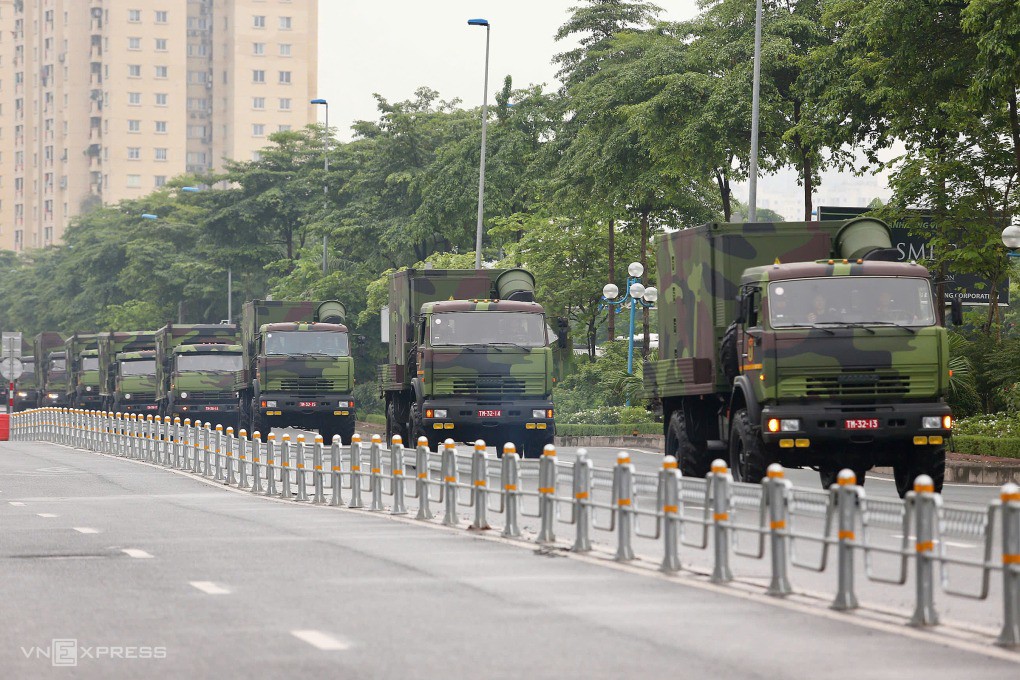 Bộ đội, xe pháo đổ về Ba Đình chuẩn bị hợp luyện - 37