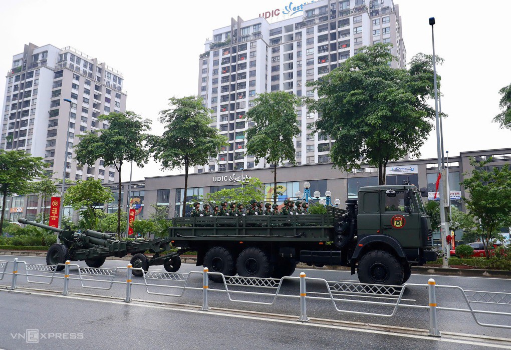 Bộ đội, xe pháo đổ về Ba Đình chuẩn bị hợp luyện - 39