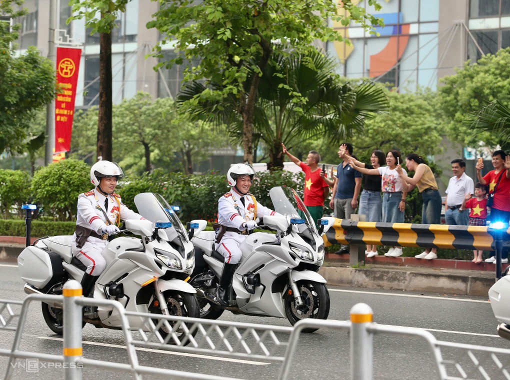 Bộ đội, xe pháo đổ về Ba Đình chuẩn bị hợp luyện - 33