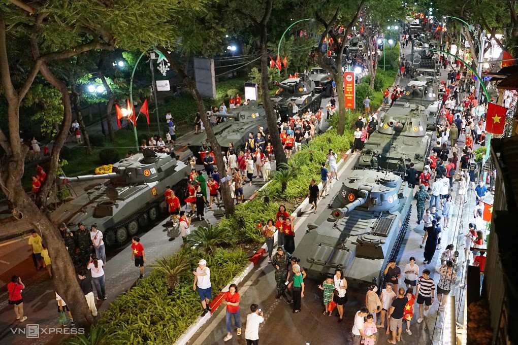 Bộ đội, xe pháo đổ về Ba Đình chuẩn bị hợp luyện - 4