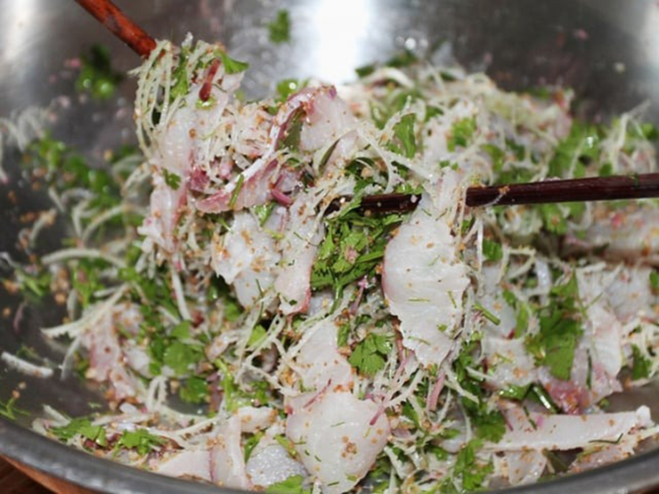 Chính nhờ khí hậu mát mẻ và nguồn nước tinh khiết, cá bỗng nuôi ở Tuyên Quang được đánh giá cao hơn hẳn so với nuôi ở sông. Thịt cá chắc, ngọt và giữ được vị riêng biệt của núi rừng. Chính nhờ khí hậu mát mẻ và nguồn nước tinh khiết, cá bỗng nuôi ở Tuyên Quang được đánh giá cao hơn hẳn so với nuôi ở sông. Thịt cá chắc, ngọt và giữ được vị riêng biệt của núi rừng.