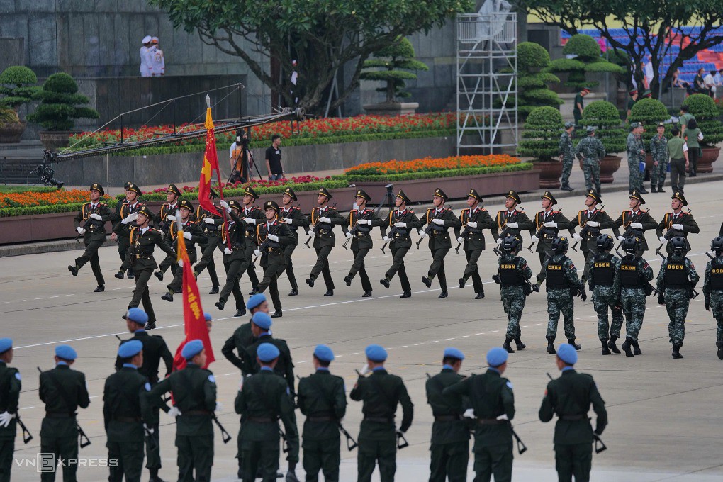 Bộ đội, xe pháo đổ về Ba Đình chuẩn bị hợp luyện - 12