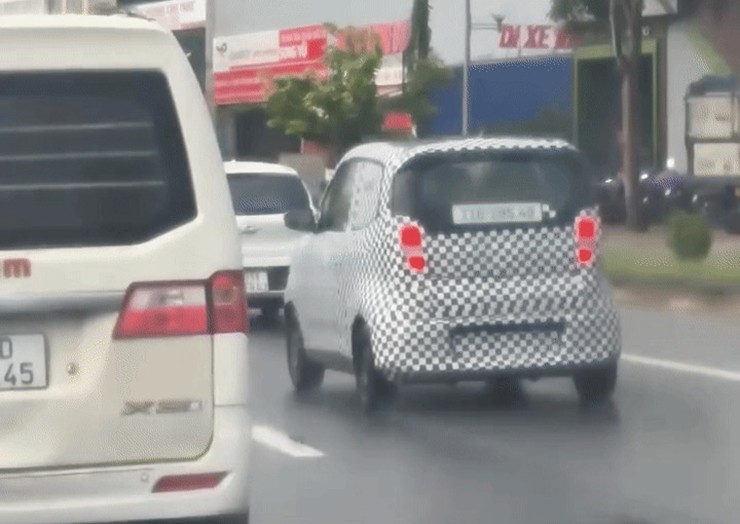 Đèn xi-nhan LED là điểm đáng chú ý của VinFast Minio Green