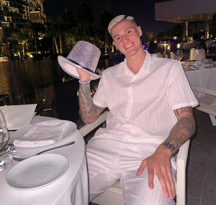 Sesko đam mê bóng rổ và luôn biết cách tận hưởng cuộc sống