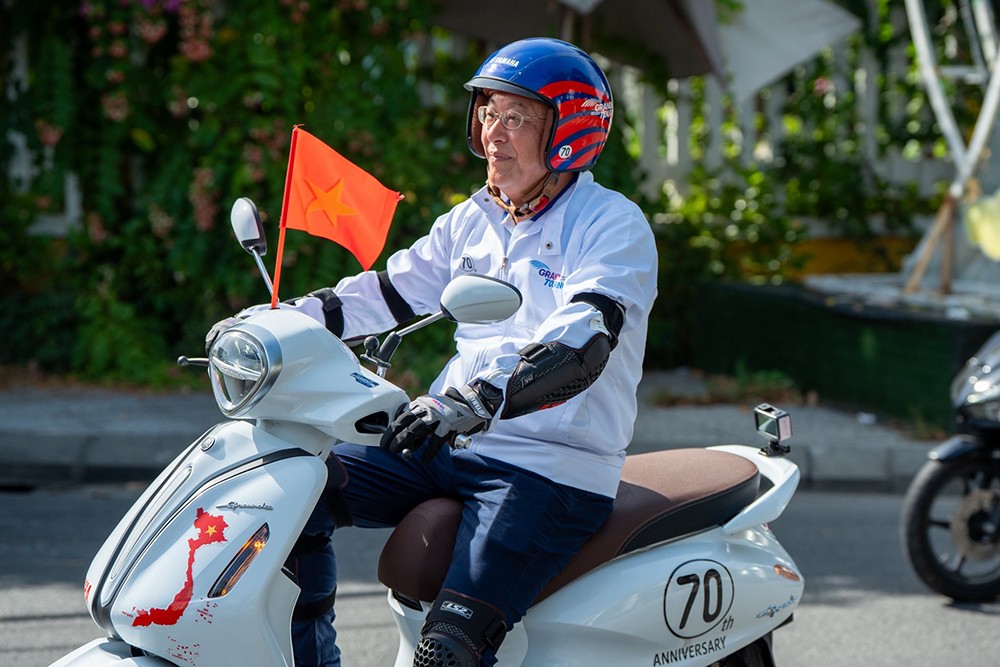 Ông Okutani Masahiro, Tổng Giám đốc Yamaha Motor Việt Nam, tham gia Grande Tour
