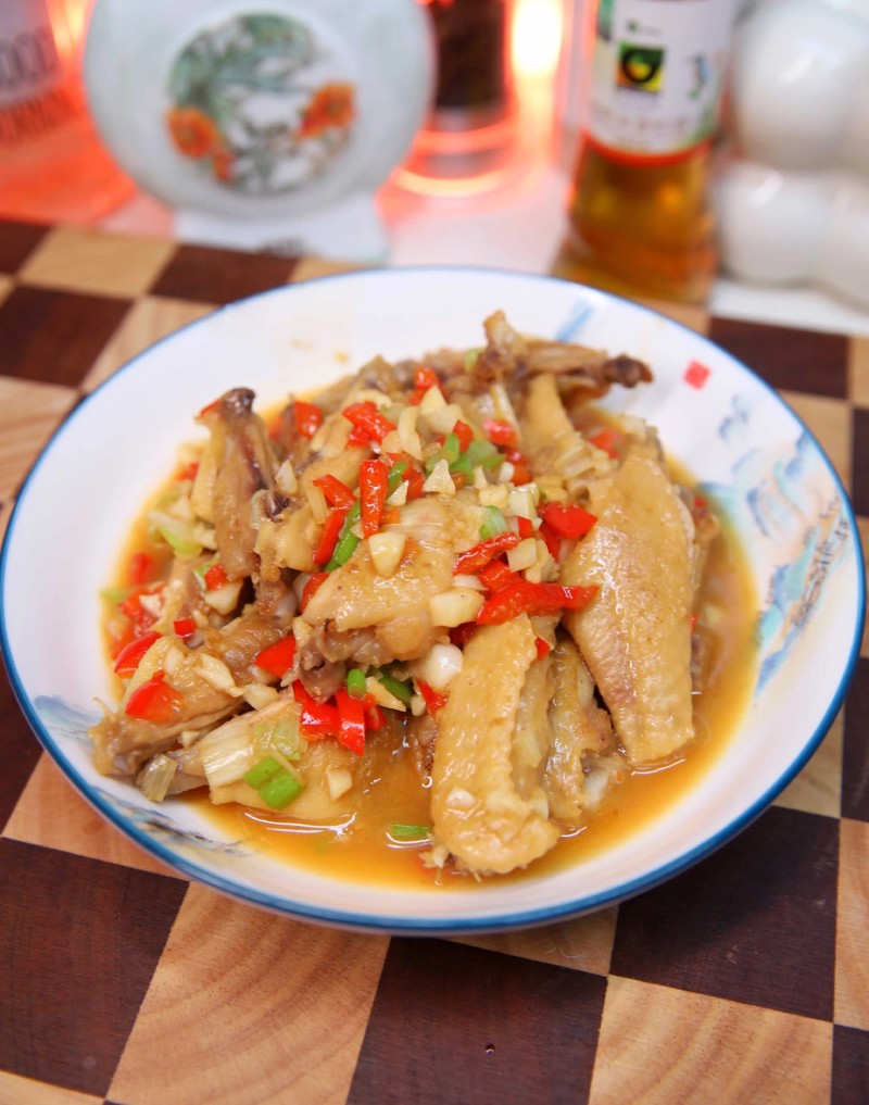 Món ăn ngọt thơm, vị tỏi nồng nàn, chỉ cần ngửi thôi cũng thấy rất đưa cơm.