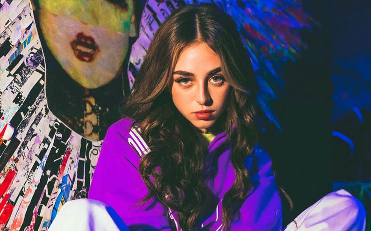 Yamal vào khách sạn với ca sĩ xinh đẹp, ham vui sau khi "gánh" Barca - 2