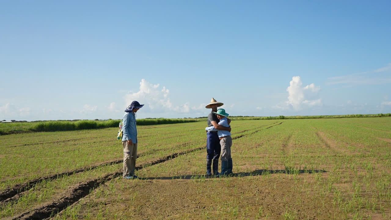 Việt Nam tặng món quà 