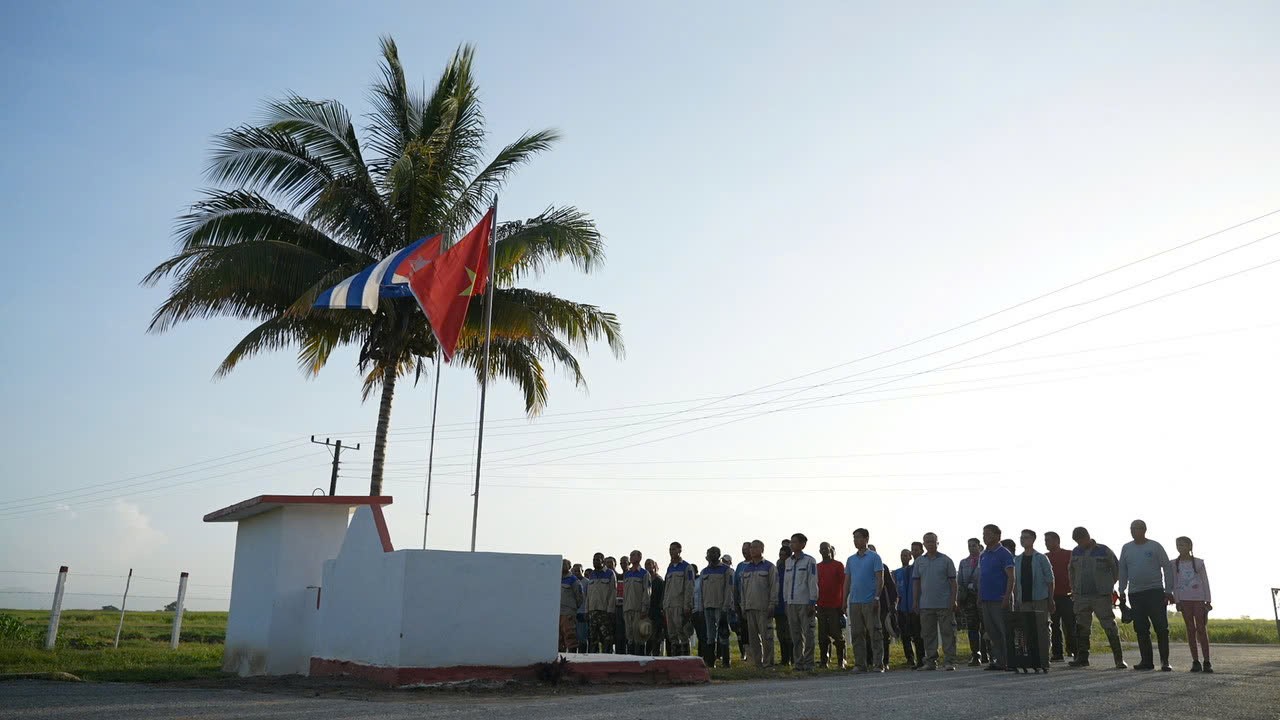 Việt Nam tặng món quà 