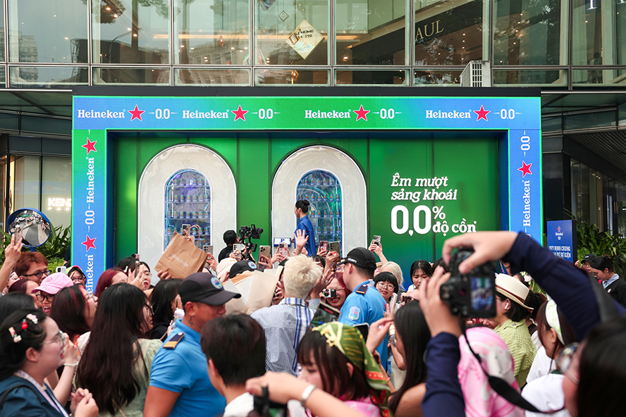 Bàn tiệc “rơi” lần đầu xuất hiện tại Tp. HCM, chỉ có tại "0.0 Bar - Chuỗi tiệc sảng khoái cho mọi tay lái"! - 1