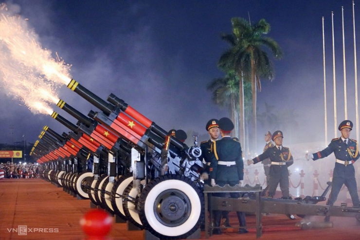 21 loạt đại bác mở màn buổi tổng hợp luyện - 8