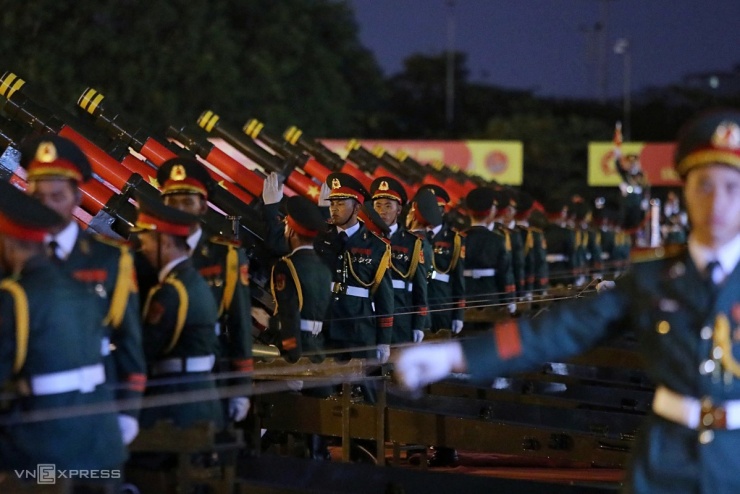 21 loạt đại bác mở màn buổi tổng hợp luyện - 6