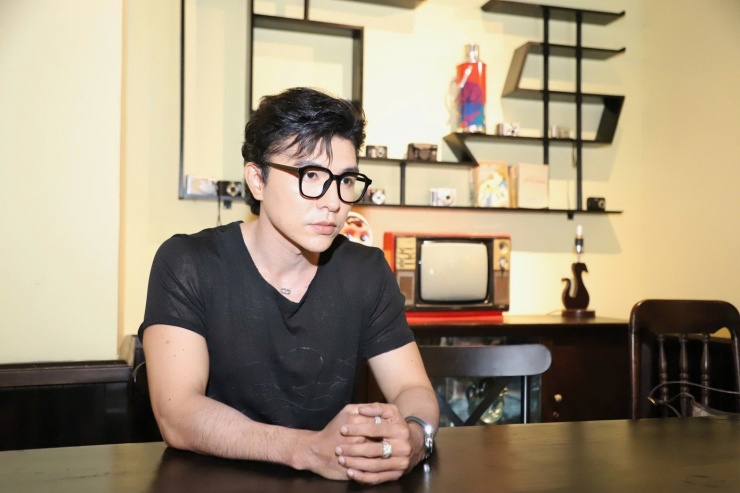 Khi được nhiều đồng nghiệp, truyền thông phản hồi Quang là vai diễn nổi bật, Steven Nguyễn không giấu được niềm hạnh phúc. "Hoàn thành bộ phim, tôi vẫn lo lắng không biết khán giả sẽ đón nhận thế nào. Nhưng thật may mắn khi nhận được nhiều phản hồi tích cực. Nghe mọi người nói vai Quang nổi bật, tôi rất hạnh phúc", anh chia sẻ thêm.